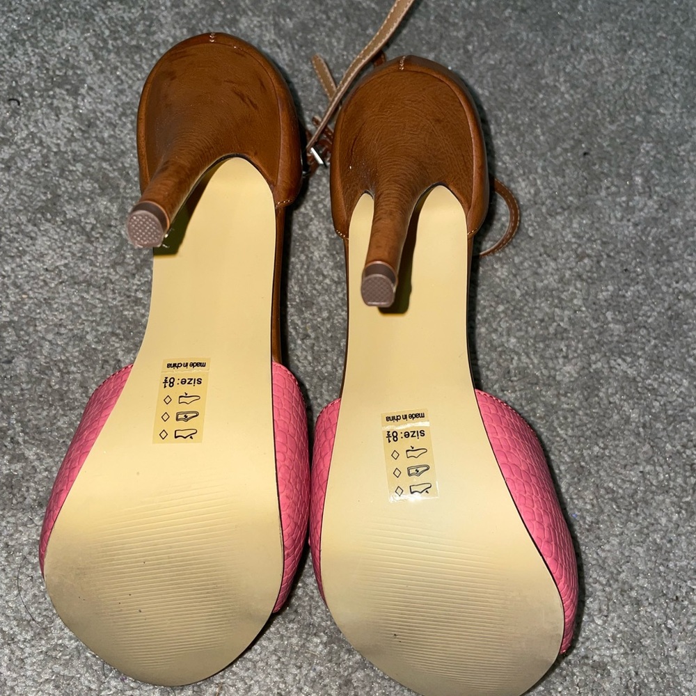 Heels - Picture 5 of 5